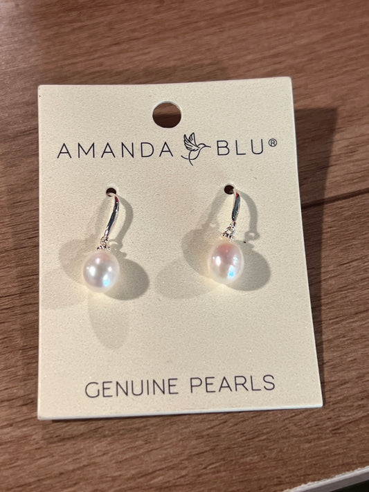 Drop pearl earrings